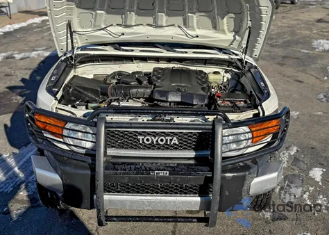 2014 Toyota Fj Cruiser z USA, uszkodzony, nr VIN JTEBU4BF4EK205169